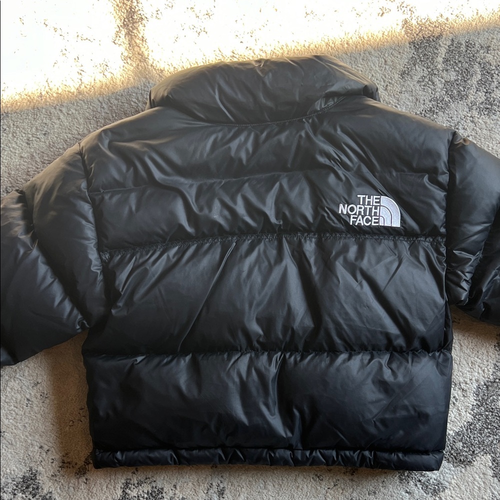 The North Face Women's Classic Black Puffer Jacket - Picture 14 of 16